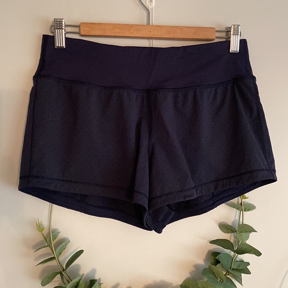 Lululemon Final Lap Short (2.5")
Midnight Navy size 6 shorts blue running - Picture 5 of 11